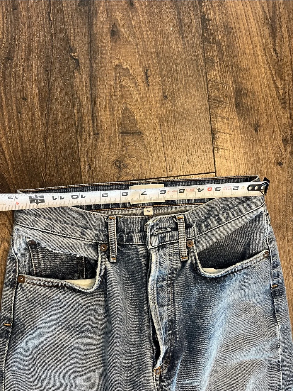 Agolde Women’s Lana fit Light Blue Distressed Jeans - Picture 8 of 9